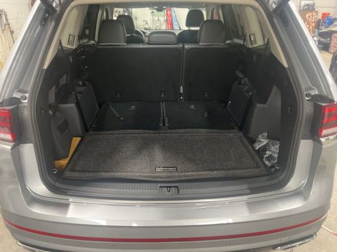 Used 2024 Volkswagen Atlas SEL Premium R-Line image 10