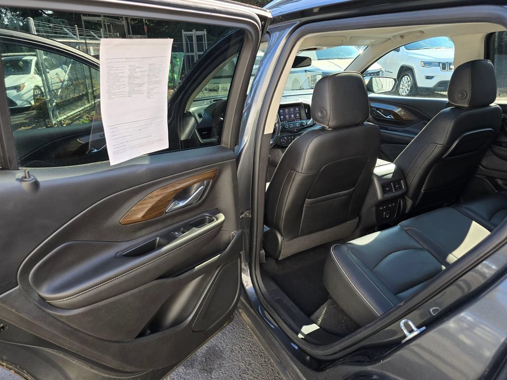 Used 2020 GMC Terrain Denali w/ Denali Premium Package AWD/4WD image 9