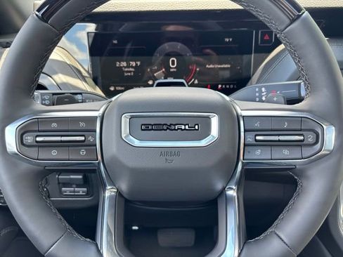 New 2026 GMC Yukon Denali w/ Denali Reserve Package AWD/4WD image 24