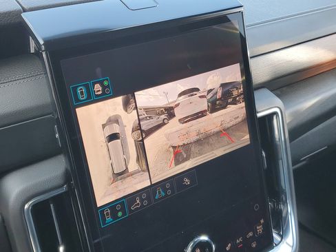 Used 2025 GMC Yukon XL Denali RWD image 29