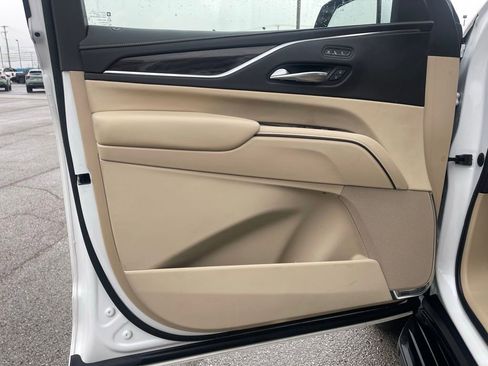 Used 2023 Cadillac Escalade Premium Luxury image 14