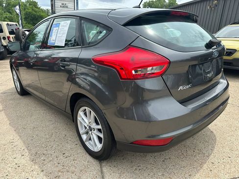 Used 2017 Ford Focus SE FWD image 5