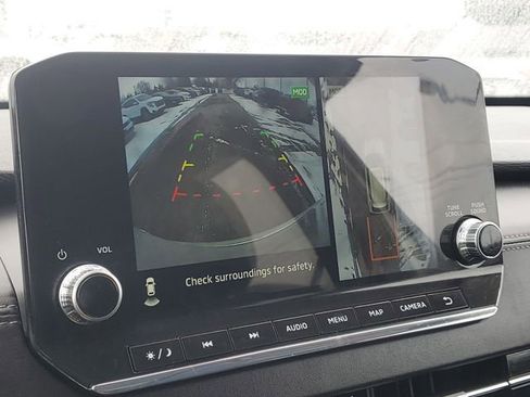 Used 2024 Mitsubishi Outlander SE image 17