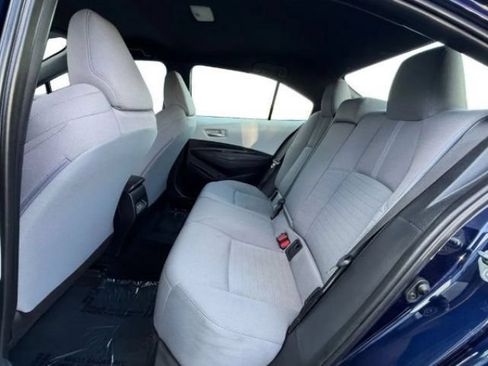 Used 2023 Toyota Corolla SE FWD image 6