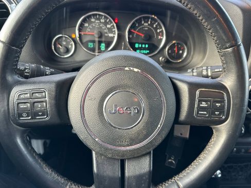 Used 2018 Jeep Wrangler Unlimited Sahara w/ Connectivity Group image 22