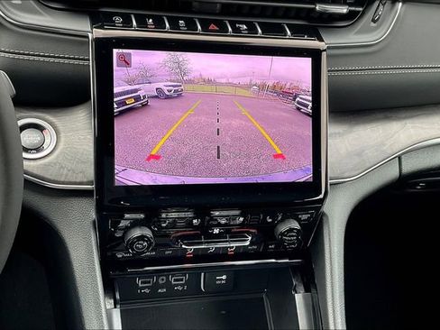 New 2025 Jeep Grand Cherokee Overland w/ Luxury Tech Group IV image 21