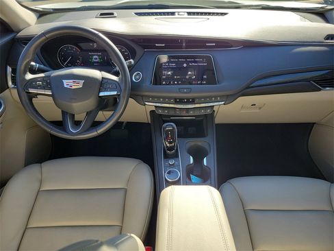 Used 2023 Cadillac XT4 Premium Luxury image 19