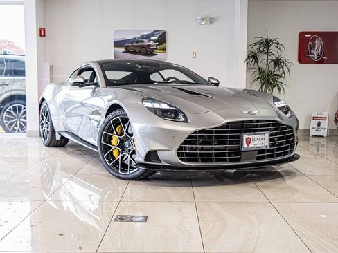 Used 2026 Aston Martin Vanquish RWD image 5