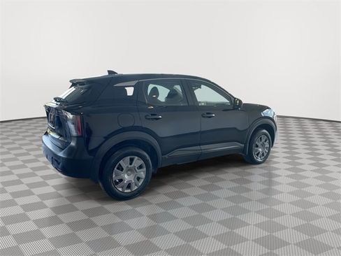 Used 2025 Nissan Kicks S image 11