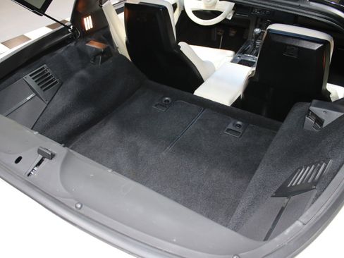 Used 1988 Chevrolet Corvette Coupe image 4