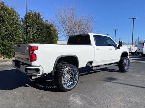 Used 2024 Chevrolet Silverado 2500 High Country w/ High Country Premium Package image 9
