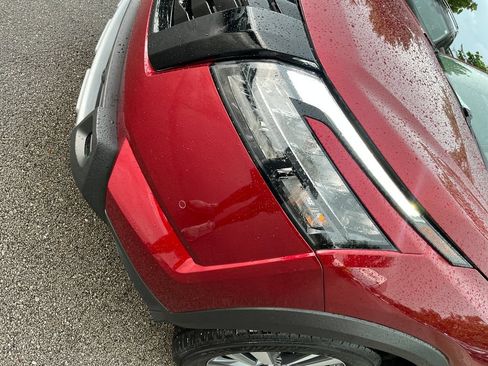 Certified 2025 Nissan Pathfinder SL FWD image 35