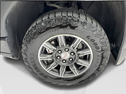 Used 2025 GMC Sierra 1500 AT4 AWD/4WD image 16