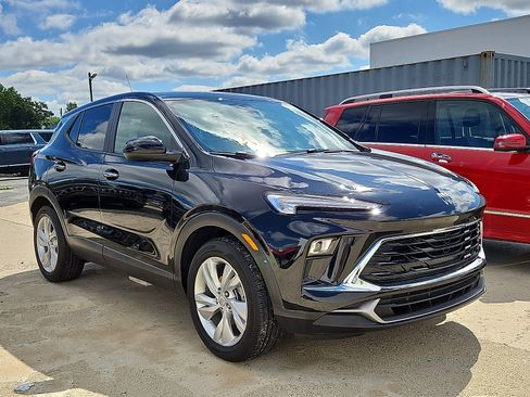 Used 2024 Buick Encore GX Preferred FWD image 1