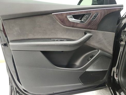 Used 2019 Audi Q8 Prestige image 48