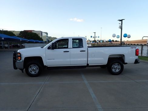 Used 2018 Chevrolet Silverado 2500 W/T AWD/4WD image 2