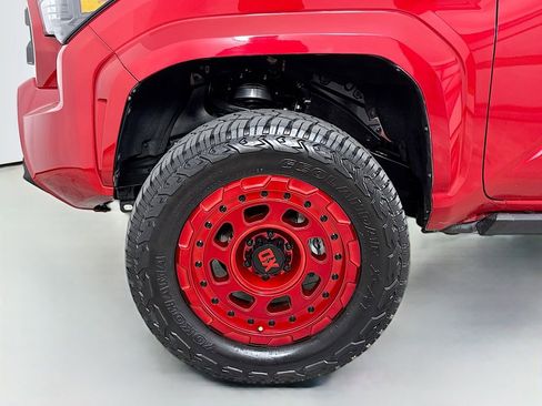 Certified 2025 Toyota Tacoma SR5 image 33