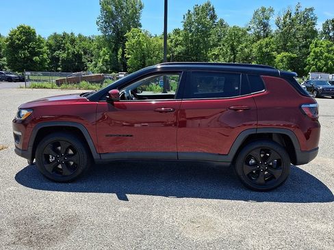 Used 2021 Jeep Compass Latitude w/ Sun and Sound Group AWD/4WD image 7
