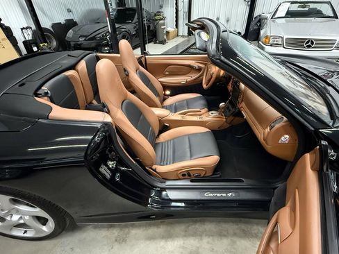 Used 2004 Porsche 911 Carrera 4S AWD/4WD image 22