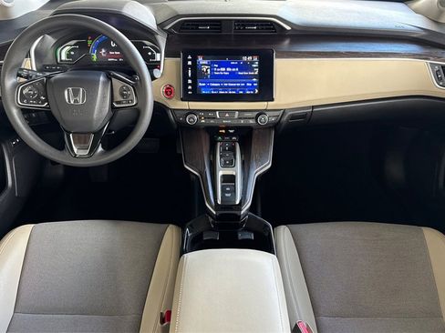 Used 2018 Honda Clarity Plug-In Hybrid image 12