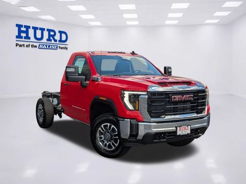 New 2025 GMC Sierra 3500 Pro w/ Convenience Package AWD/4WD image 2