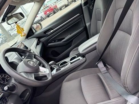 Used 2023 Nissan Altima 2.5 SV image 11