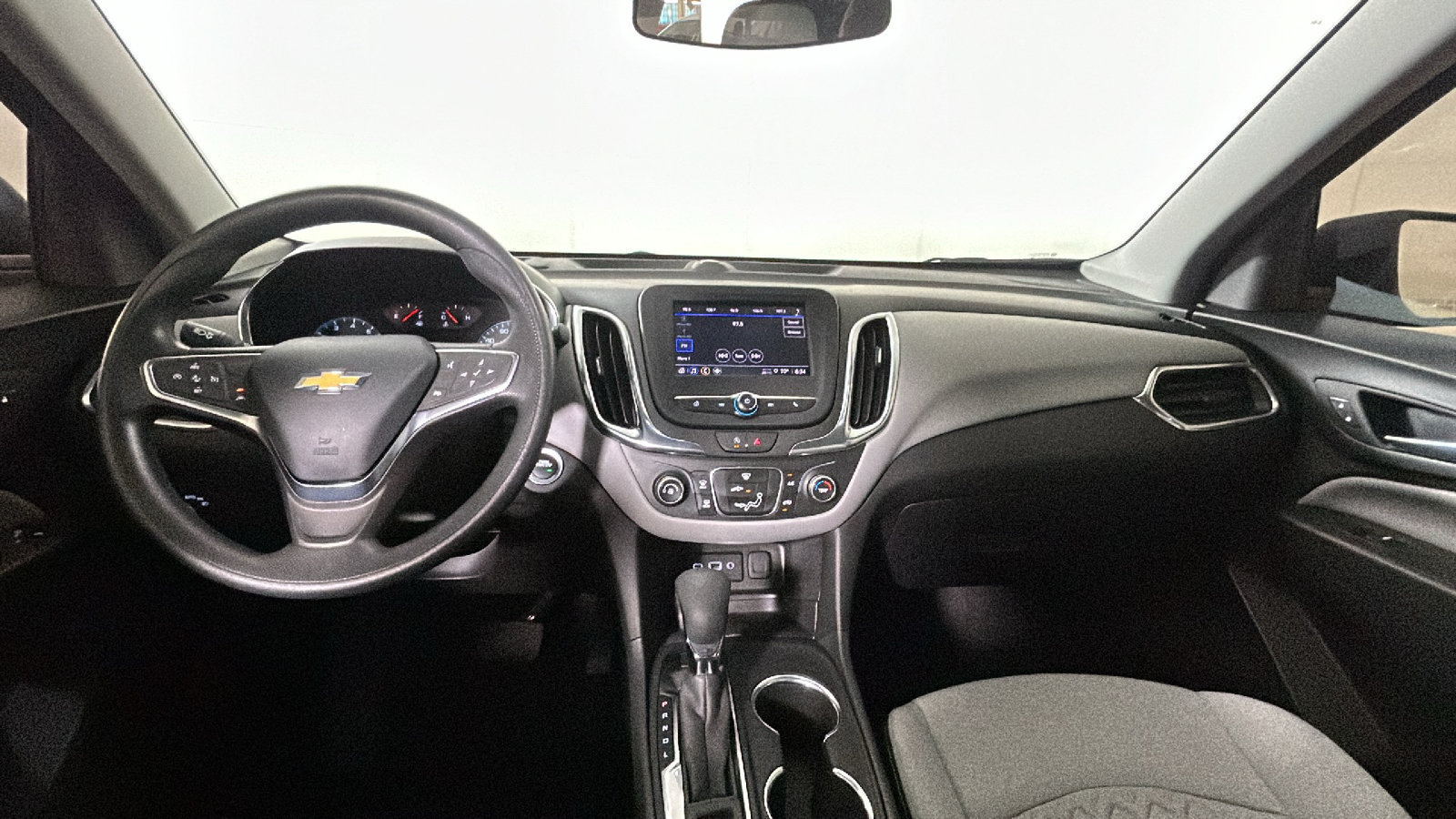 Used 2024 Chevrolet Equinox LS AWD/4WD image 30