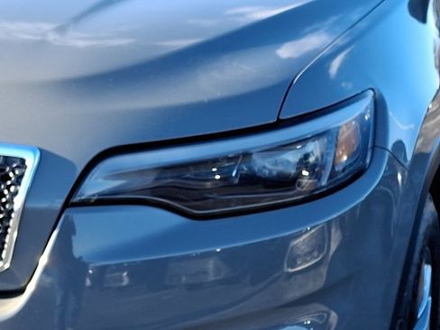 Certified 2019 Jeep Cherokee Latitude Plus w/ Comfort/Convenience Group image 13