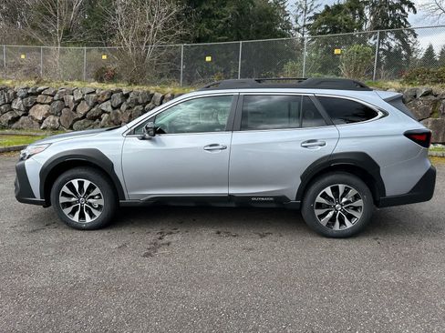 Used 2025 Subaru Outback Limited AWD/4WD image 2