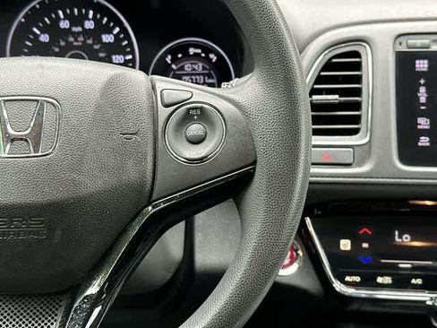 Used 2018 Honda HR-V EX image 10