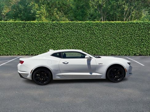 Used 2022 Chevrolet Camaro LT RWD image 2