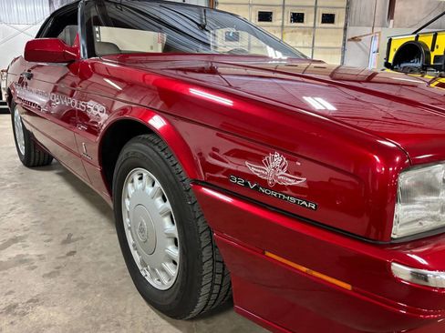 Used 1993 Cadillac Allante FWD image 13