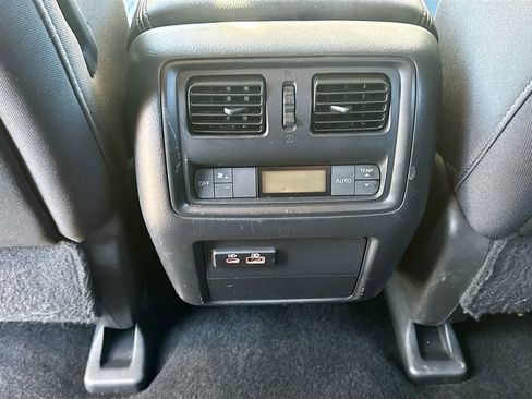 Used 2020 Nissan Pathfinder SV image 21