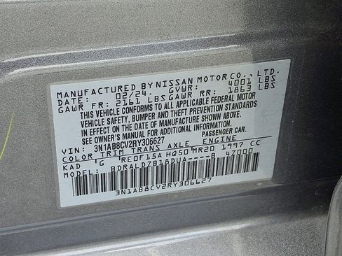 Used 2024 Nissan Sentra SV FWD image 27