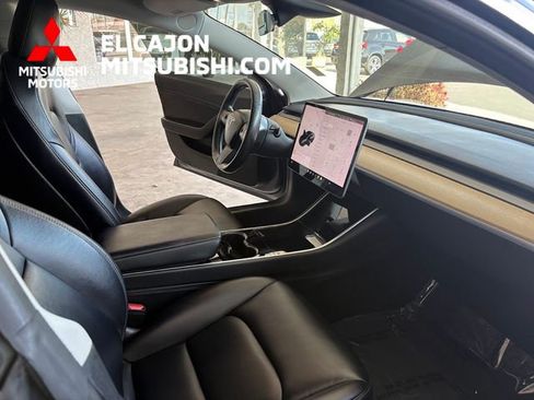 Used 2018 Tesla Model 3 Long Range RWD image 18