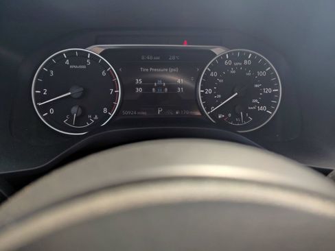Used 2024 Nissan Rogue S FWD image 3