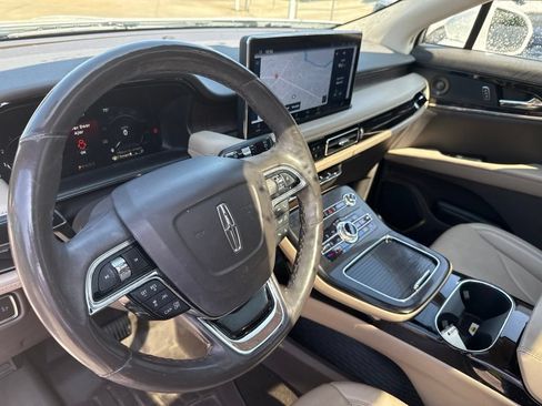 Used 2021 Lincoln Nautilus Reserve w/ Equipment Group 201A AWD/4WD image 9