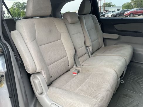Used 2016 Honda Odyssey SE image 15