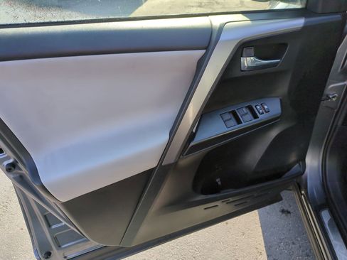 Used 2017 Toyota RAV4 XLE image 14