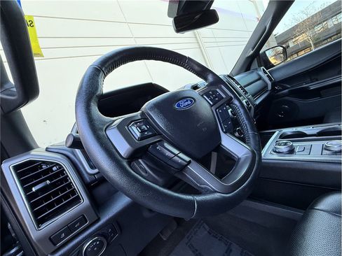 Used 2020 Ford Expedition Max XLT w/ Equipment Group 202A image 19