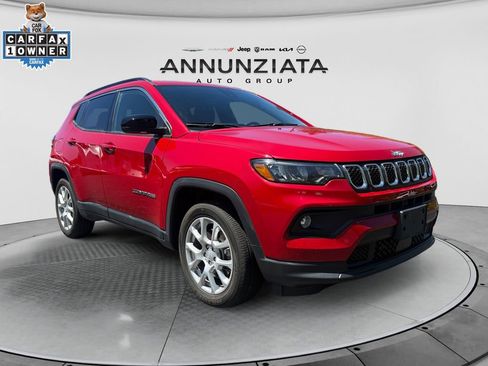 Used 2023 Jeep Compass Latitude AWD/4WD image 7