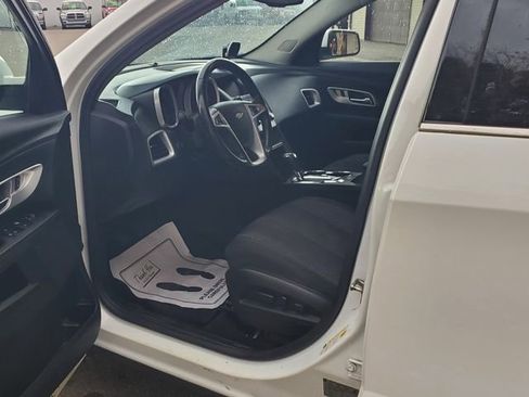 Used 2017 Chevrolet Equinox LT w/ Convenience Package FWD image 11