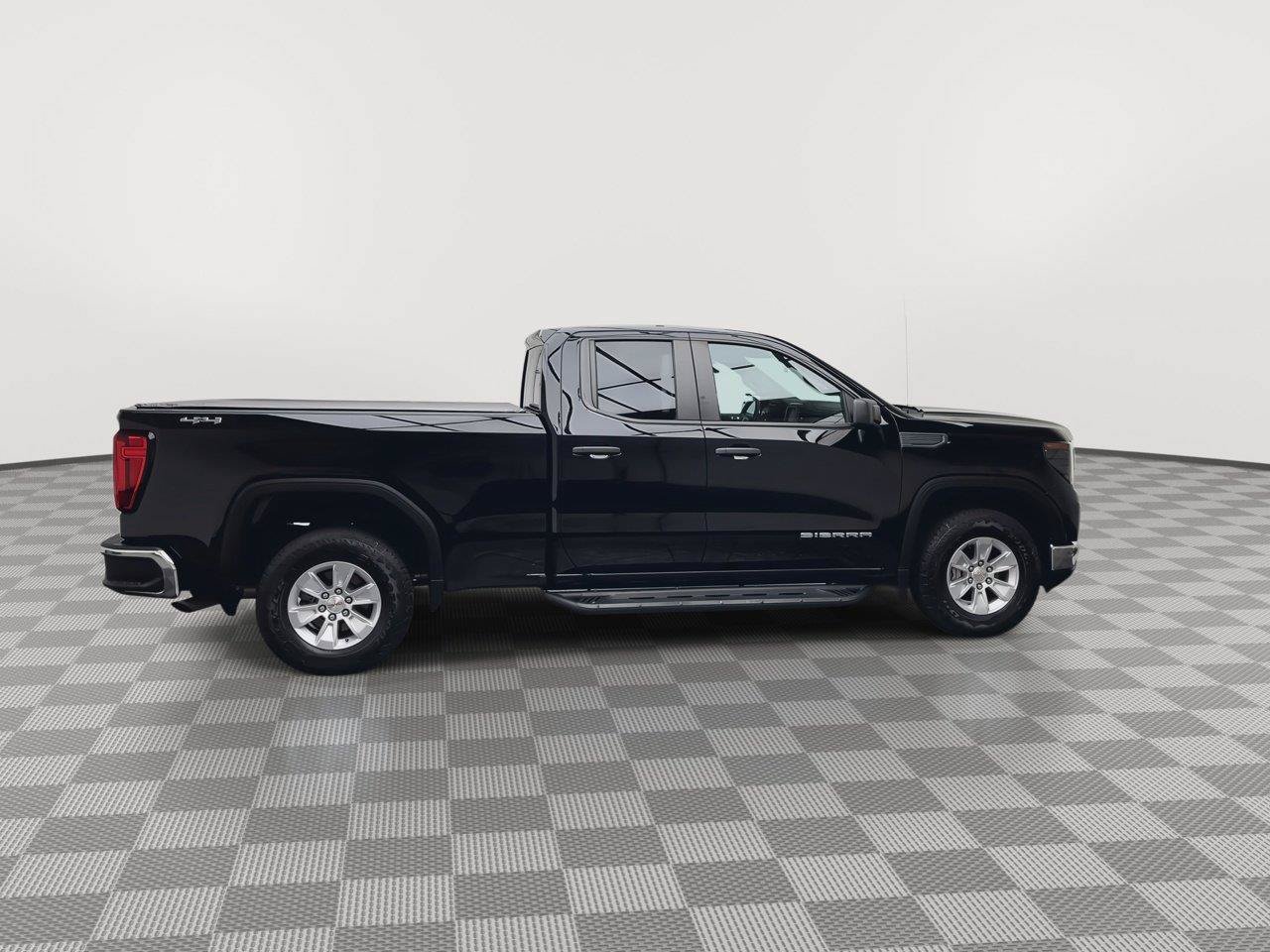 Certified 2022 GMC Sierra 1500 Pro w/ Pro Value Package AWD/4WD image 38