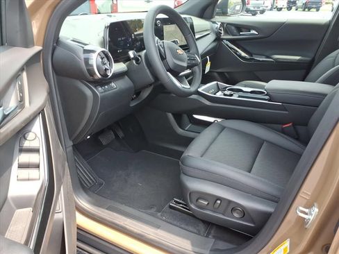 New 2027 Chevrolet Equinox LT w/ Convenience Package II FWD image 11