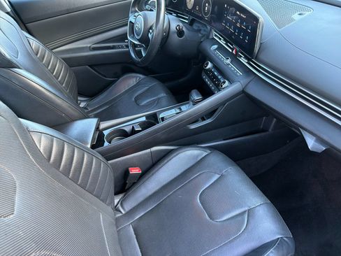 Used 2023 Hyundai Elantra Limited FWD image 15