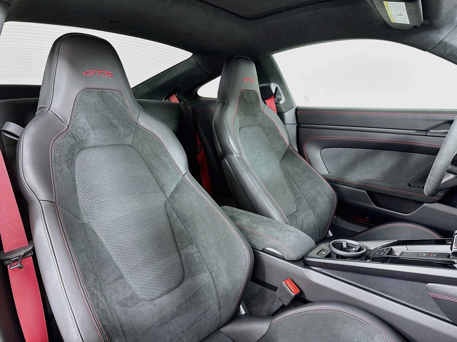Certified 2026 Porsche 911 Carrera GTS RWD image 28