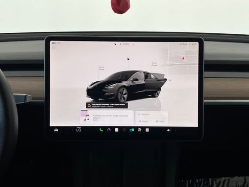 Used 2023 Tesla Model 3 Standard Range image 18