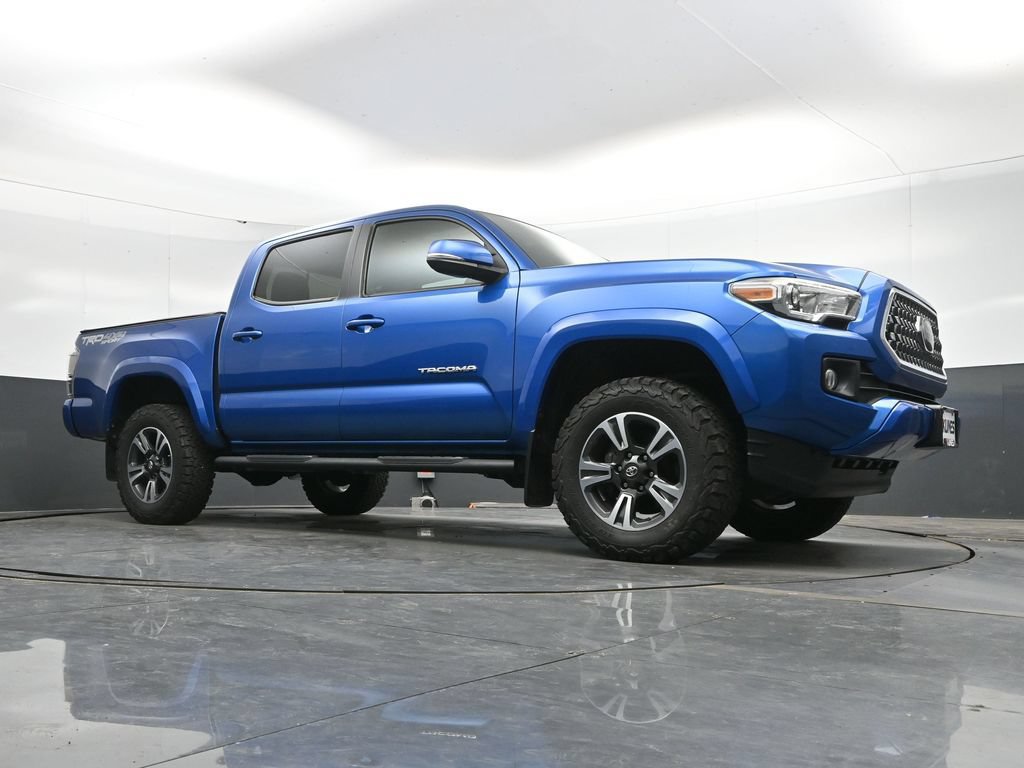 Used 2018 Toyota Tacoma TRD Sport AWD/4WD image 43