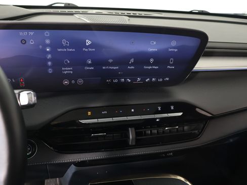 Used 2025 Buick Enclave Avenir FWD image 5