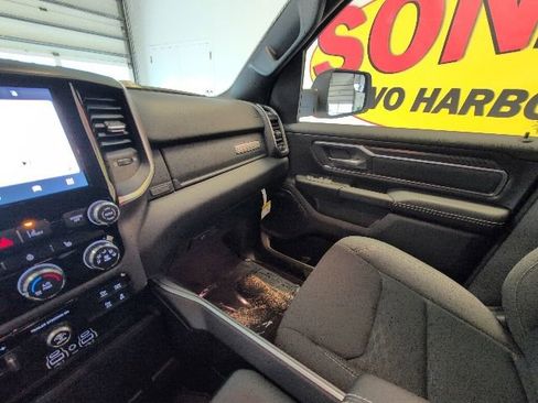 New 2026 RAM 1500 4x4 Crew Cab image 26